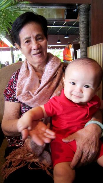 a beautiful moment captured between a great grandma and her great grandson. :)